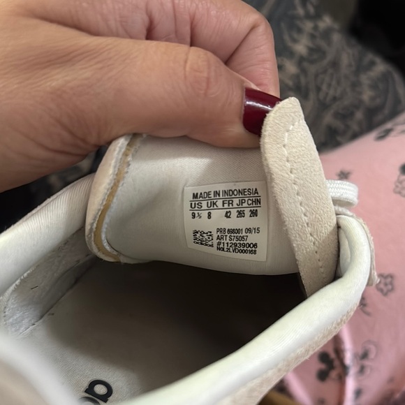 Adidas Cream and Gold Sneakers with Suede Upper - Picture 6 of 6